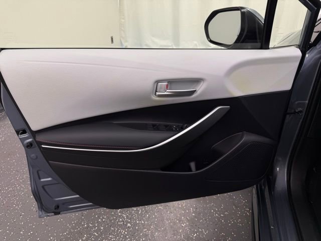 Used 2025 Toyota Corolla SE AWD/4WD image 10