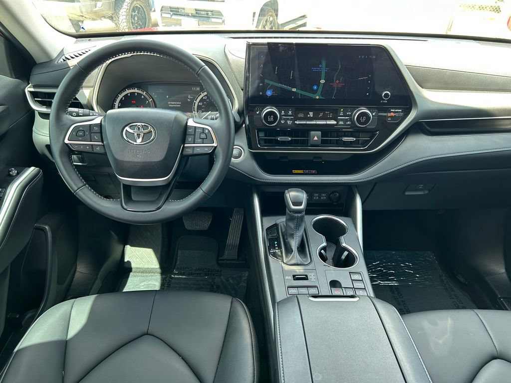 Certified 2026 Toyota Highlander XLE AWD/4WD image 19