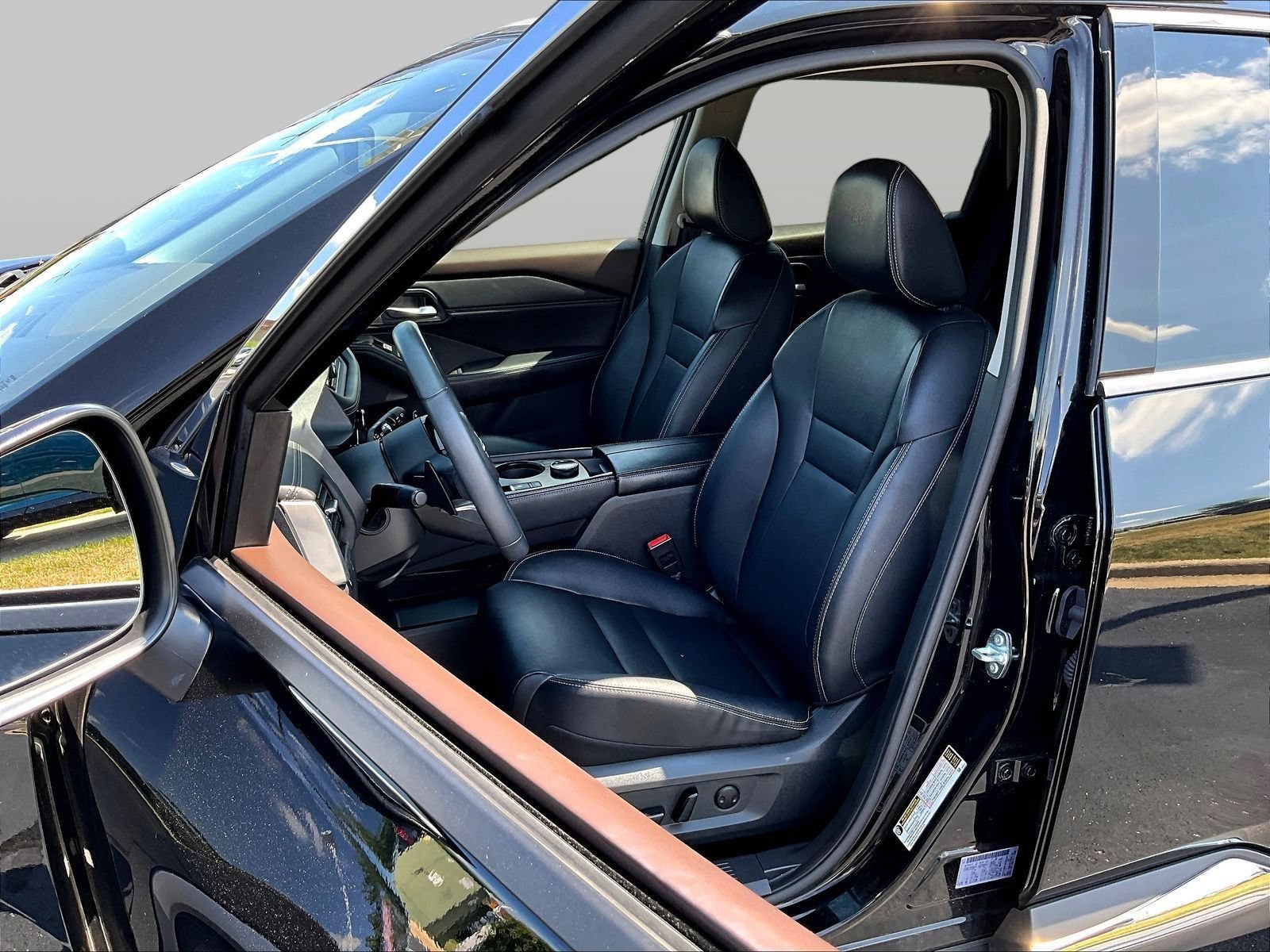 Used 2023 Nissan Rogue SL AWD/4WD image 24
