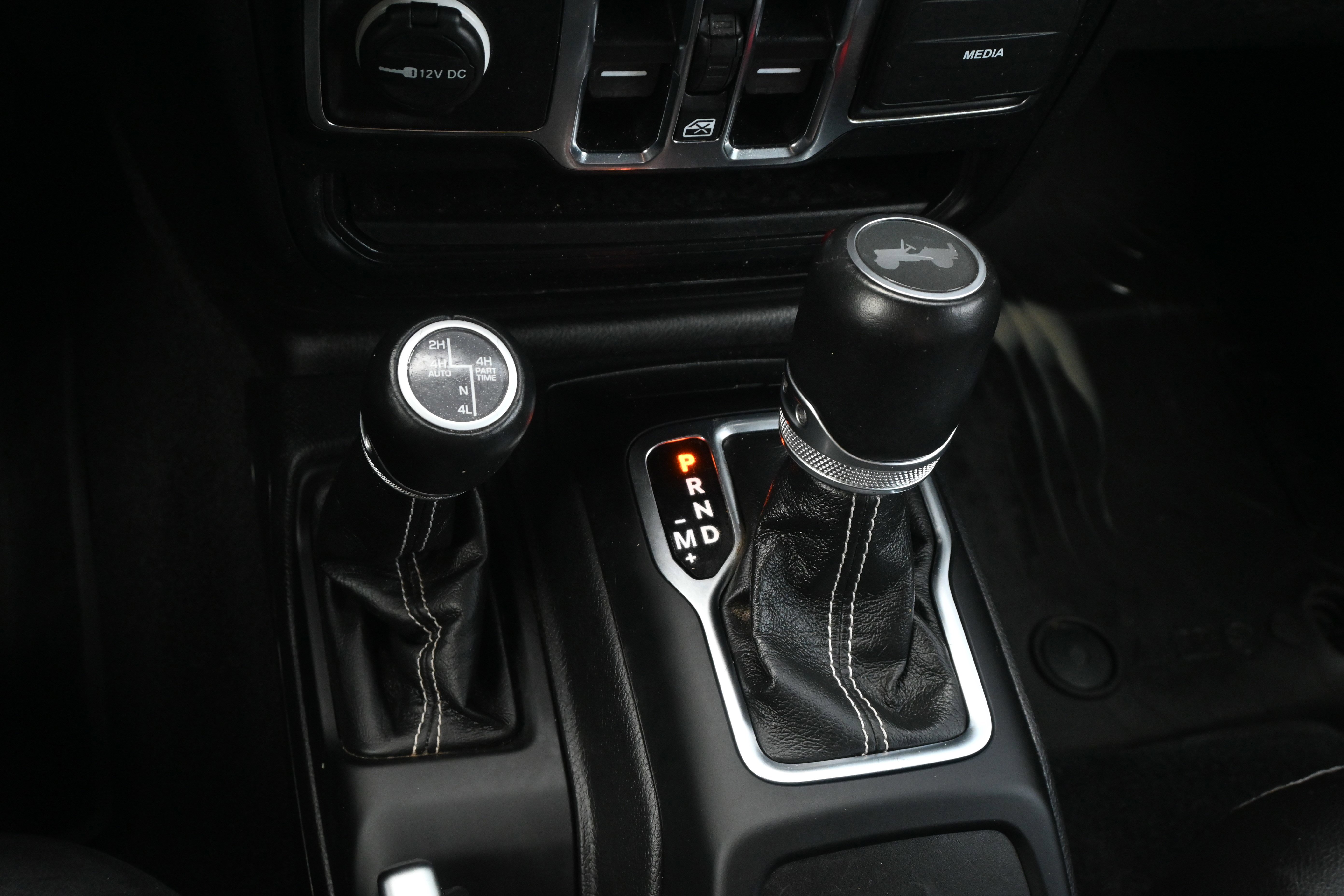 Used 2023 Jeep Wrangler Unlimited Sahara w/ Cold Weather Group AWD/4WD image 28