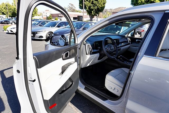 Used 2025 Kia Sorento EX w/ Panoramic Sunroof Package FWD image 41