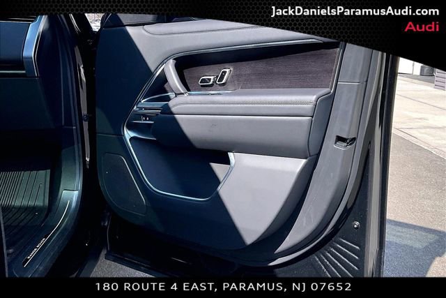 Used 2025 Land Rover Range Rover SE image 16