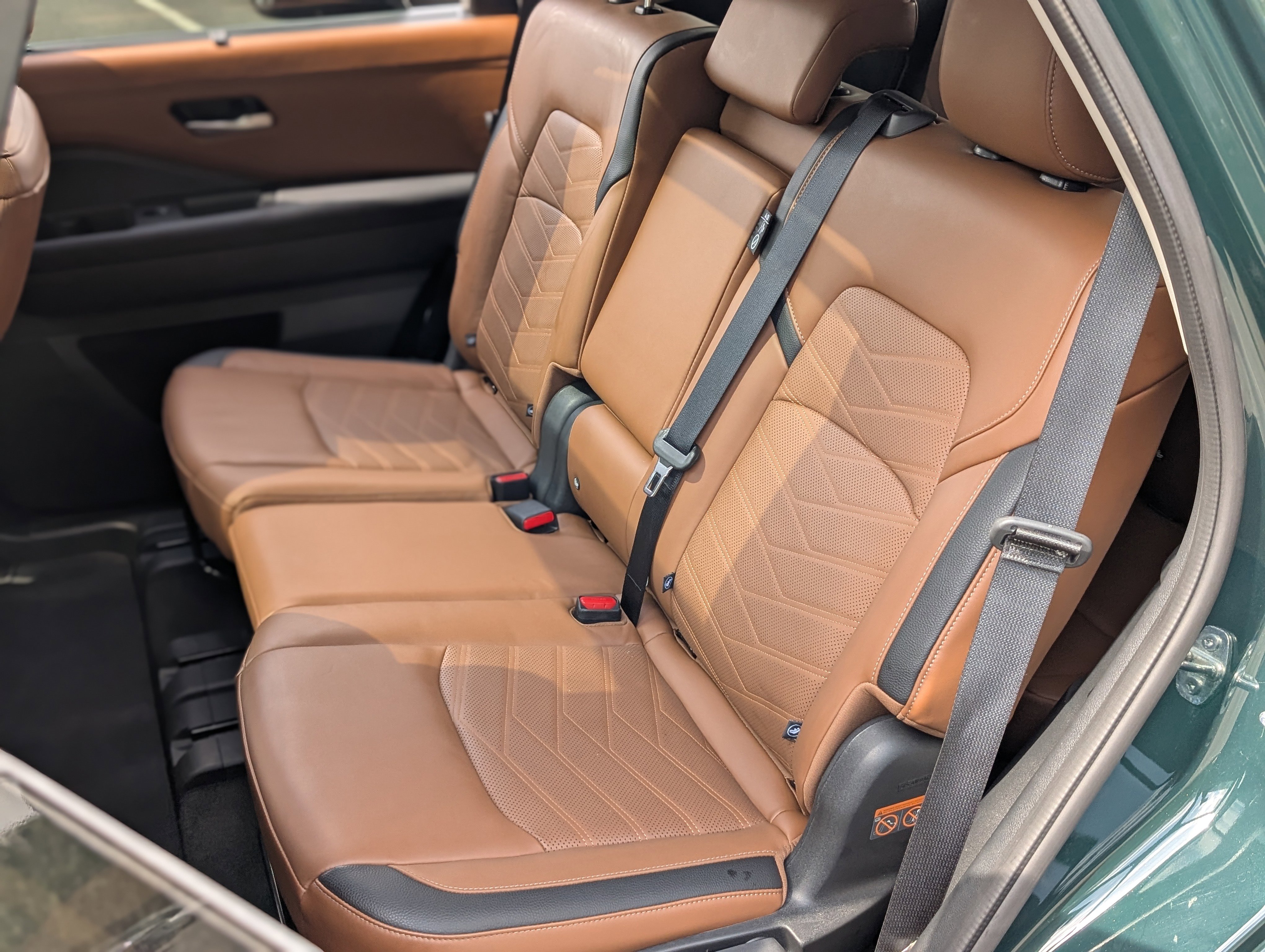 Used 2024 Nissan Pathfinder Platinum w/ Cargo Package image 18