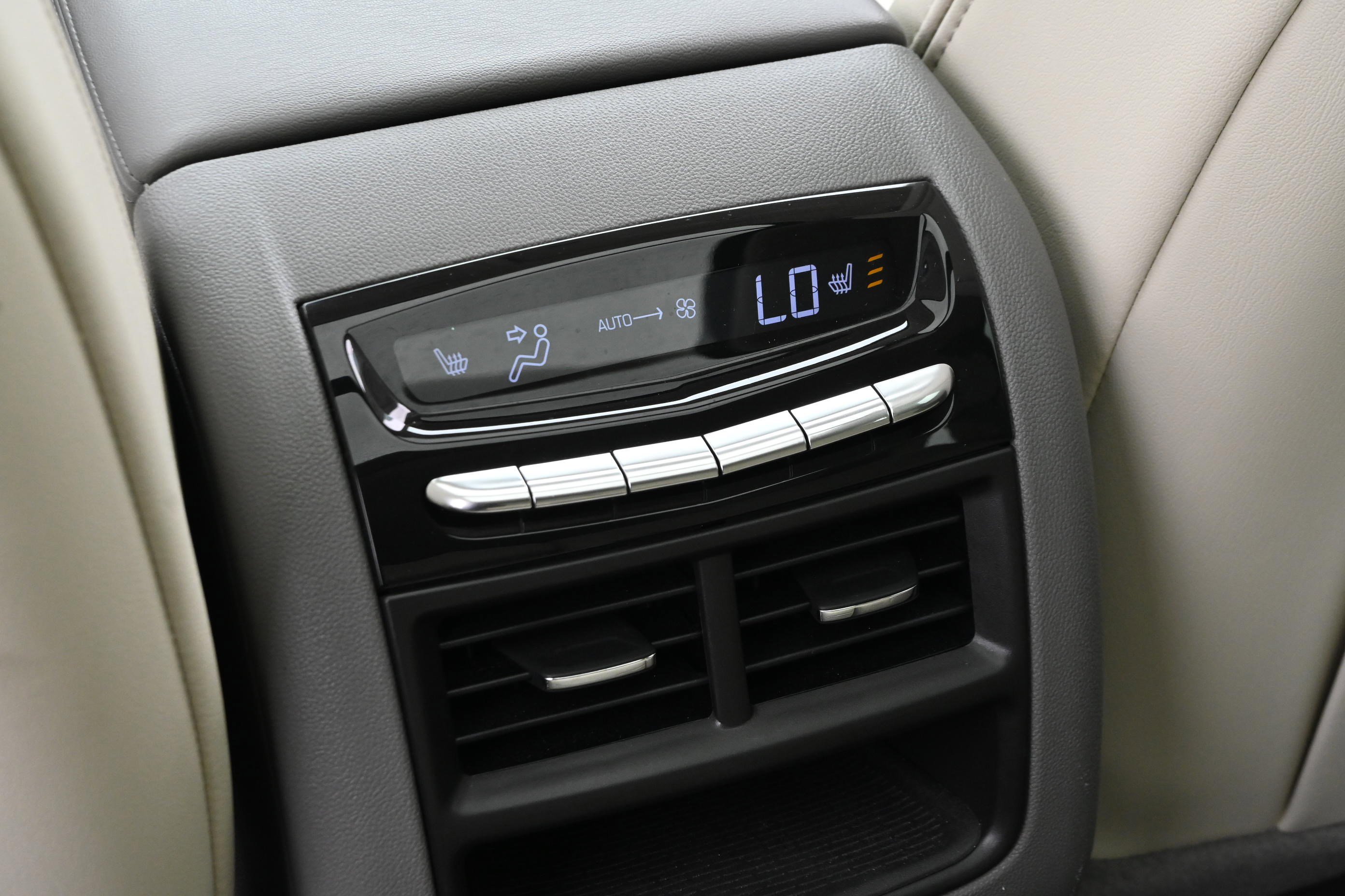 Used 2022 Cadillac XT5 Premium Luxury w/ Technology Package FWD image 33