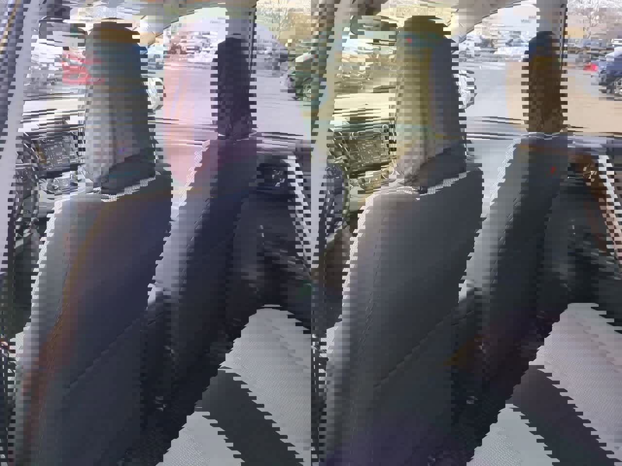 Used 2018 Toyota RAV4 XLE image 17