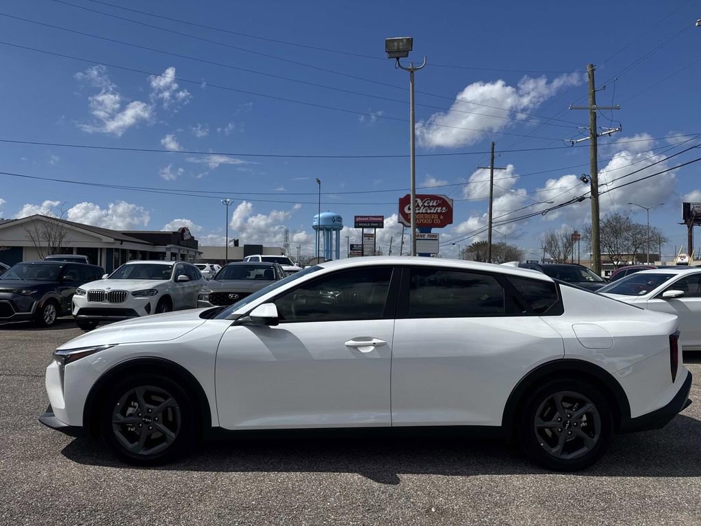 Used 2025 Kia K4 LXS image 4