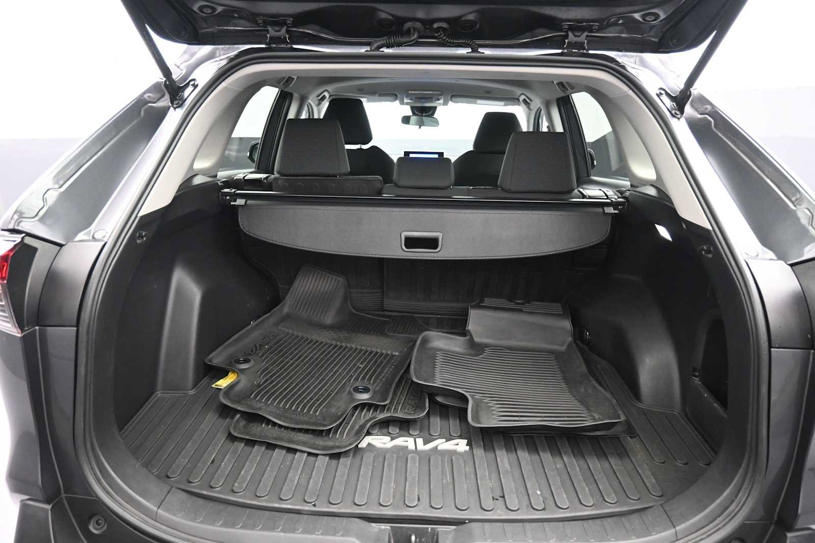 Used 2023 Toyota RAV4 LE AWD/4WD image 22