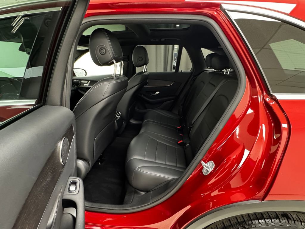 Used 2020 Mercedes-Benz GLC 300 4MATIC image 12