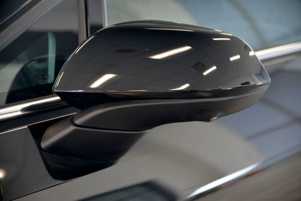 Certified 2025 Chevrolet Equinox EV LT w/ Convenience Package II image 12