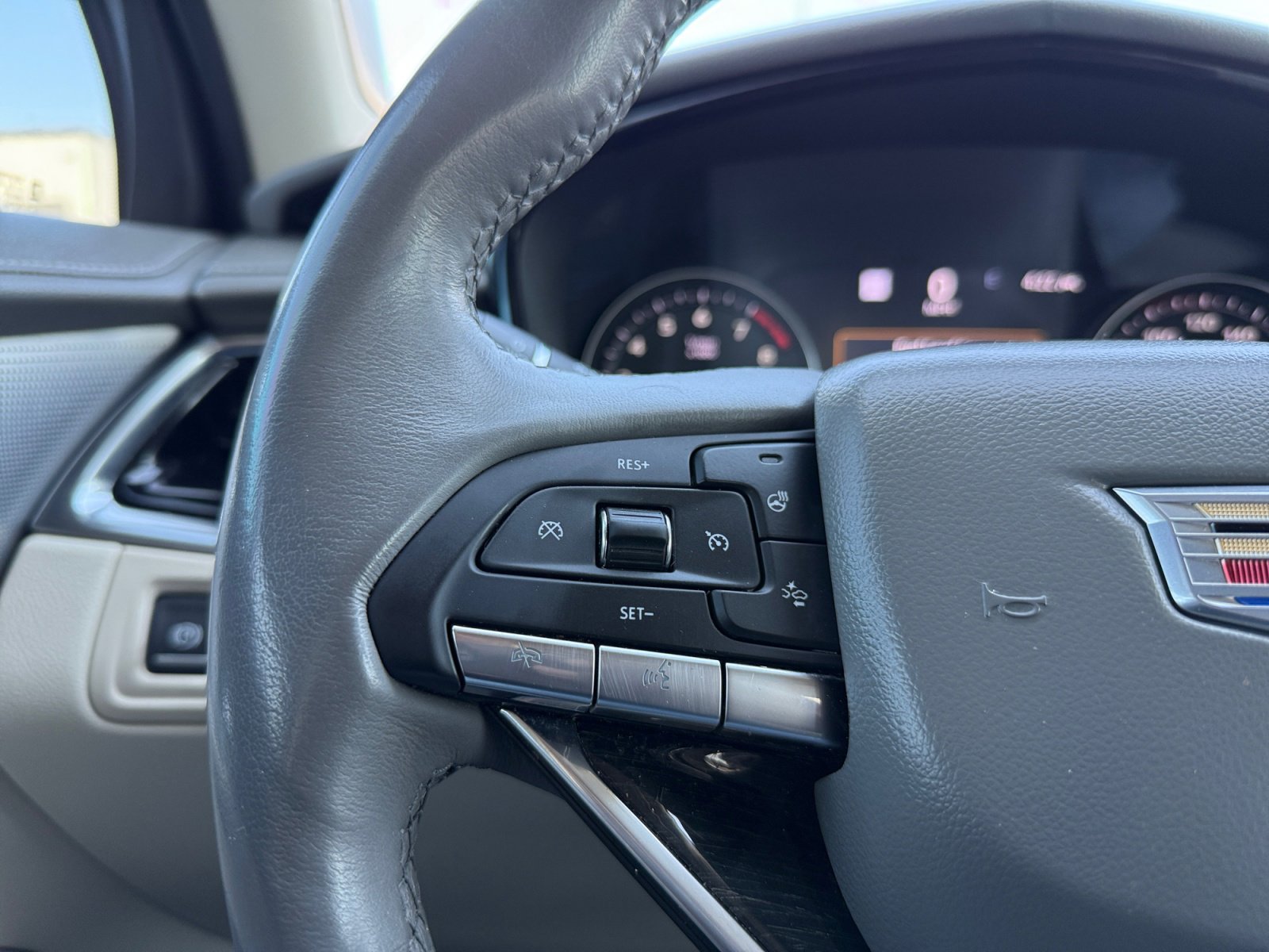 Used 2021 Cadillac XT6 Premium Luxury image 18