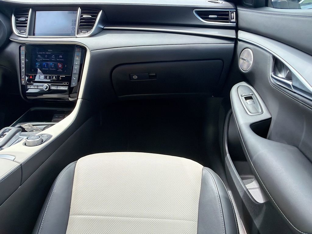 Used 2025 INFINITI QX55 Essential AWD/4WD image 18