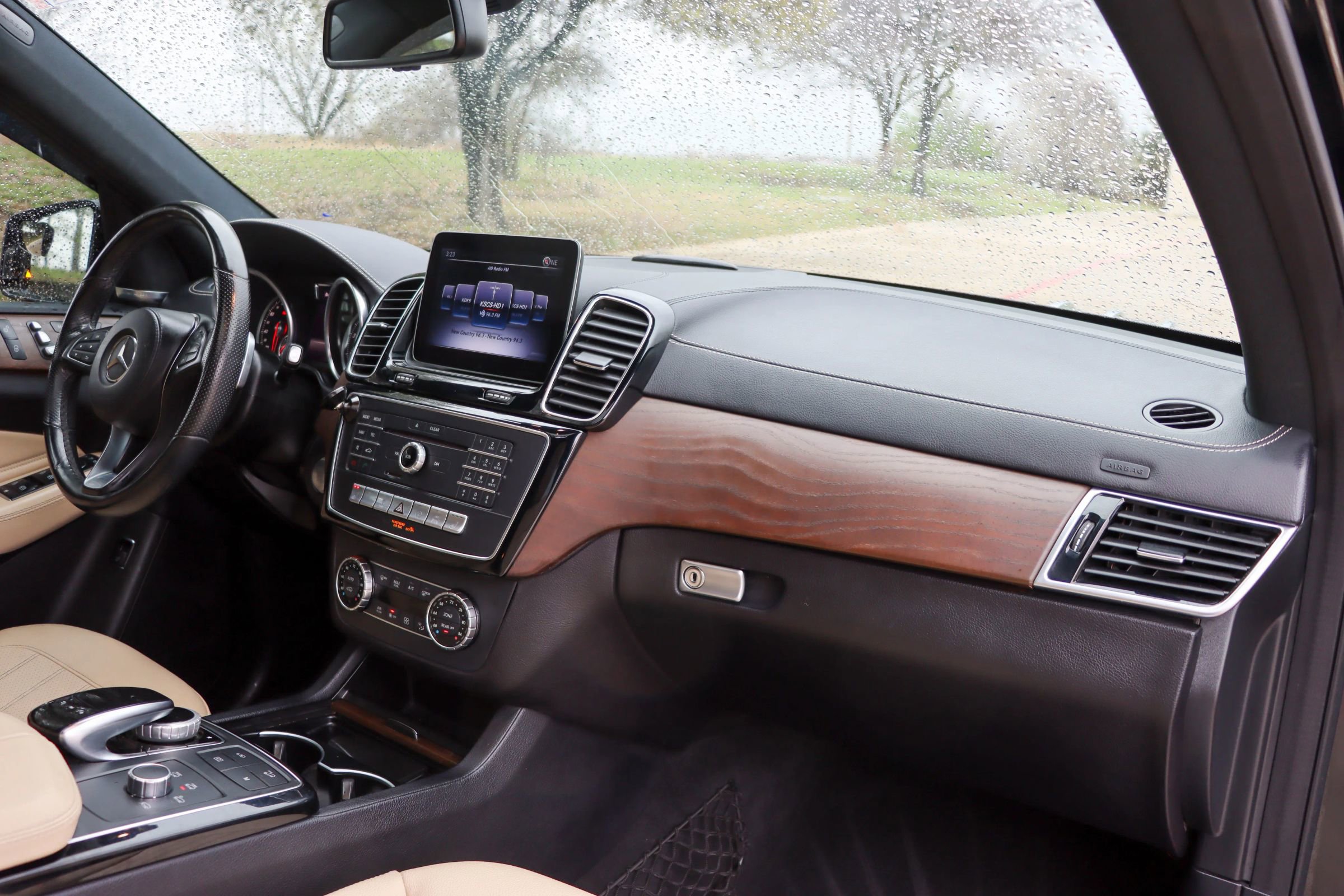 Used 2017 Mercedes-Benz GLS 450 4MATIC image 27