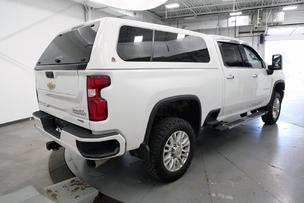 Used 2023 Chevrolet Silverado 2500 High Country w/ Safety Package II AWD/4WD image 8