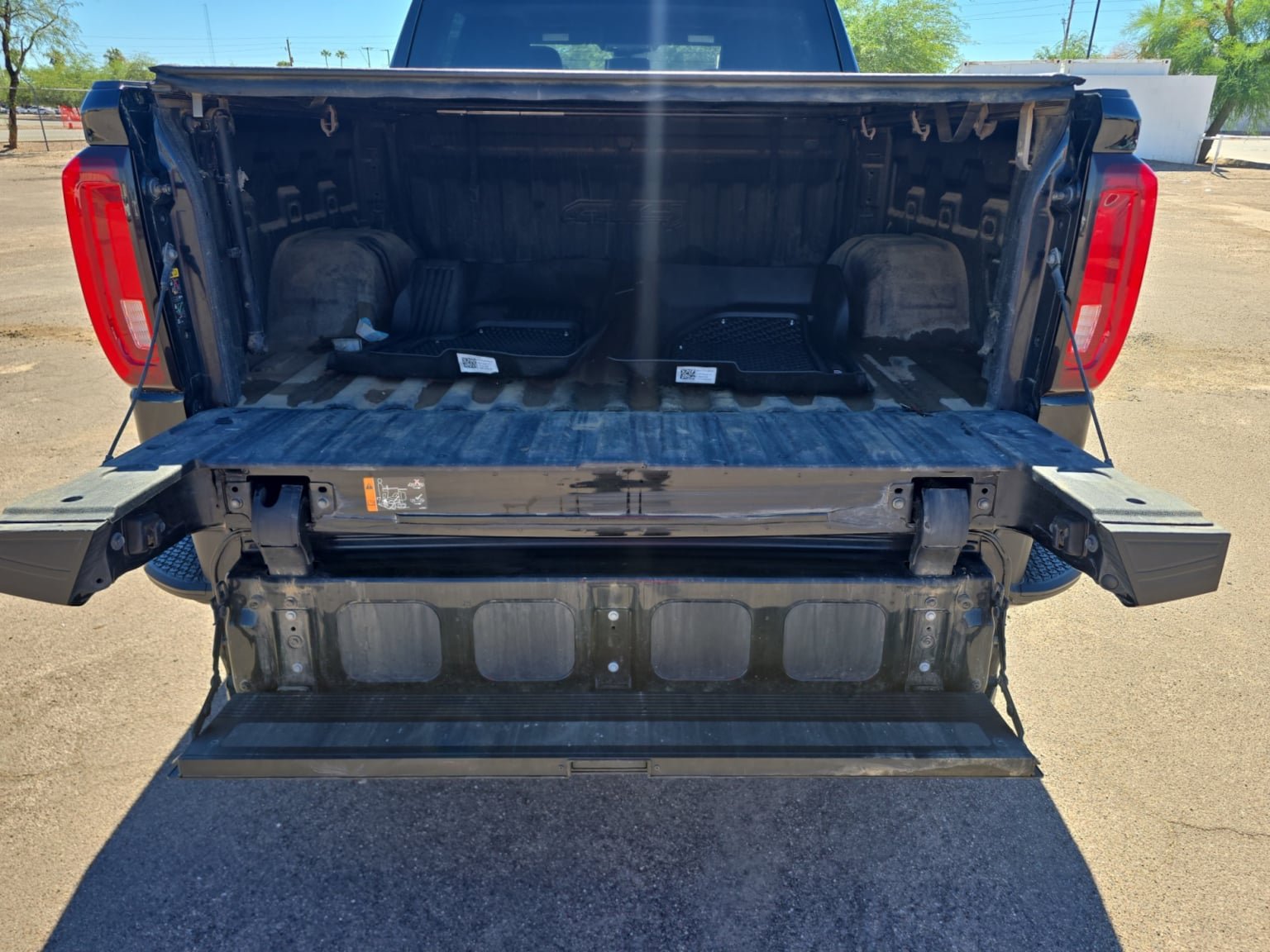 Used 2023 GMC Sierra 1500 AT4 AWD/4WD image 25