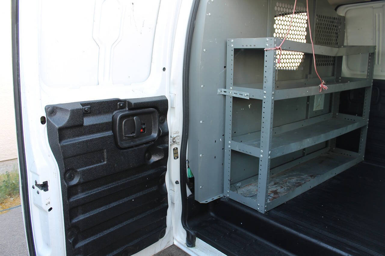 Used 2004 Chevrolet Express 1500 RWD image 13