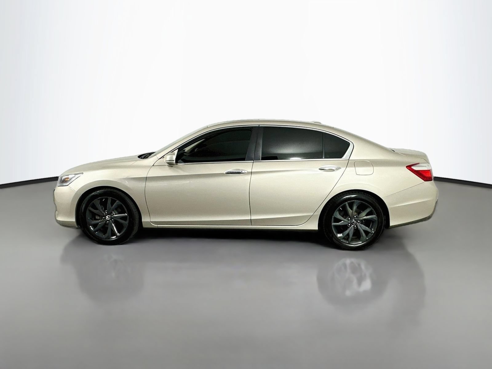 Used 2015 Honda Accord EX-L image 5