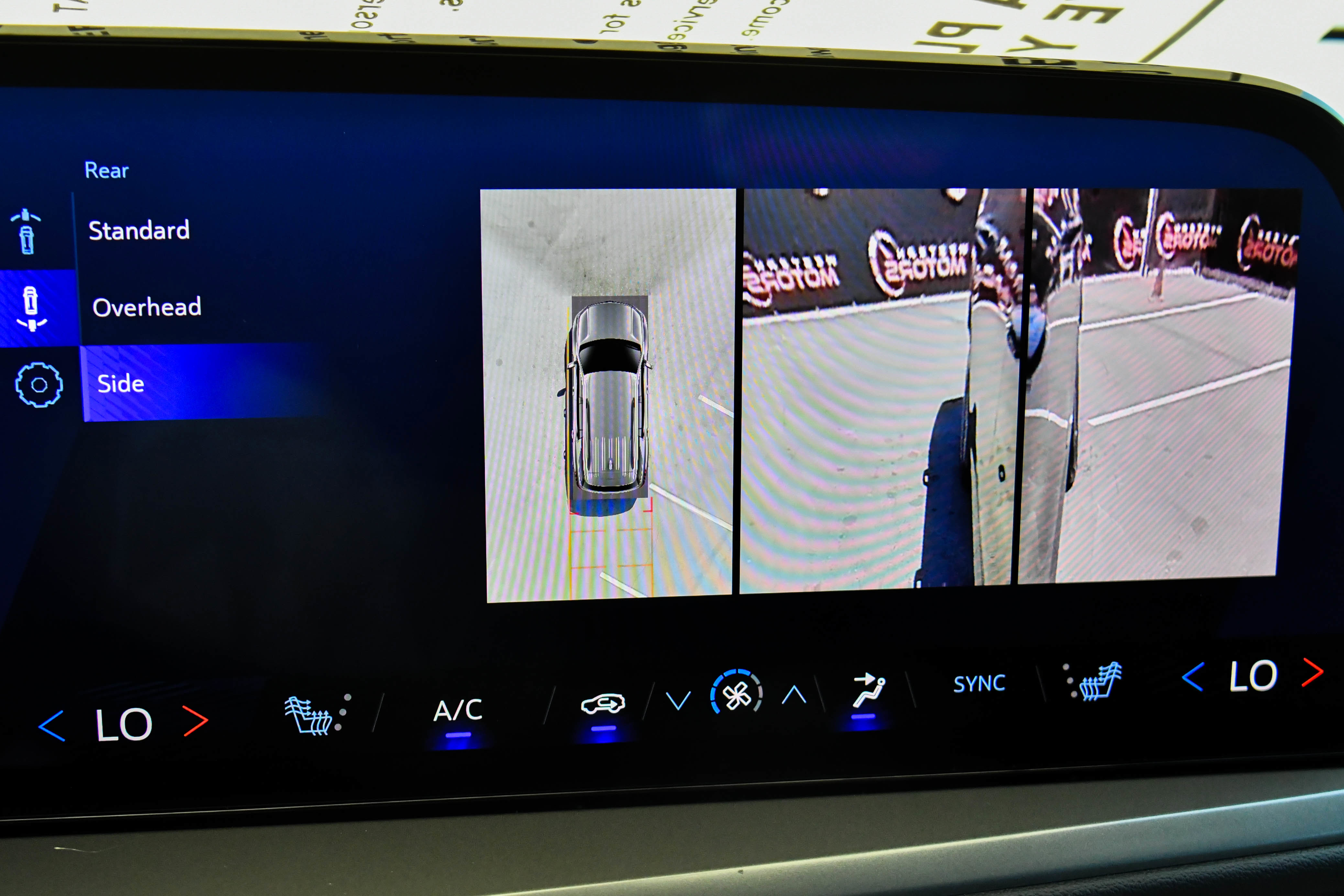 Used 2024 Chevrolet Traverse LT image 22