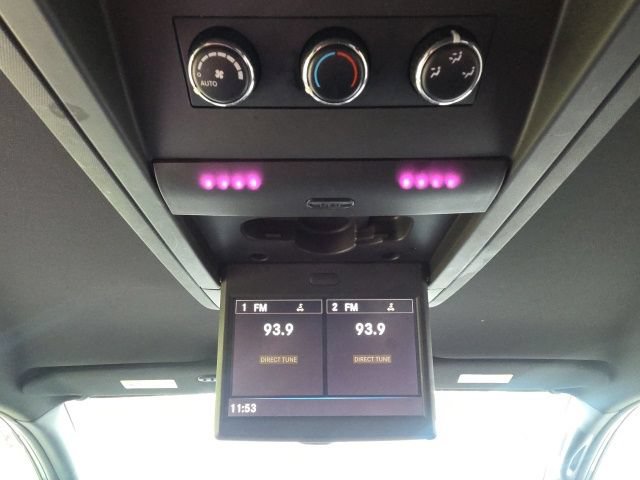 Used 2015 Chrysler Town & Country S FWD image 19