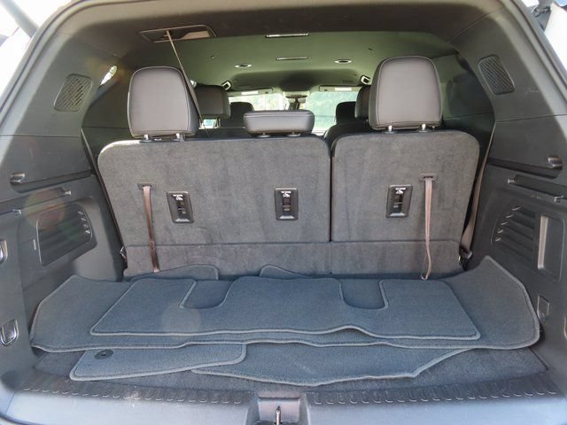 Used 2025 Chevrolet Traverse LT AWD/4WD image 31