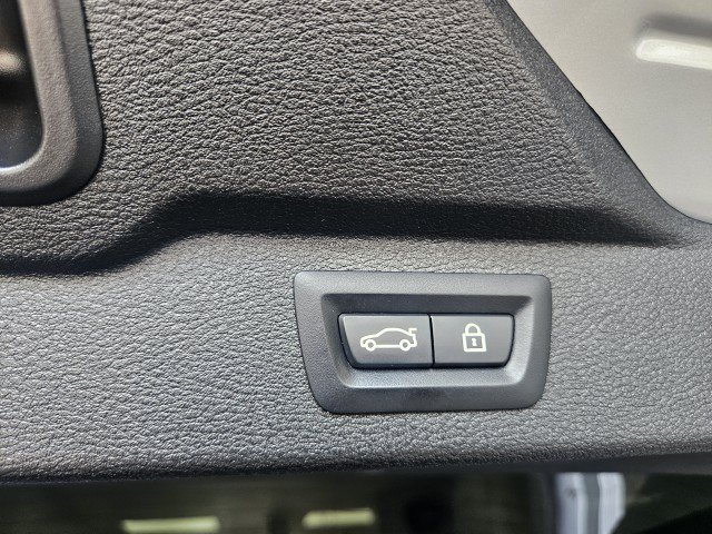 Used 2018 BMW X5 xDrive35i w/ M Sport Package AWD/4WD image 13