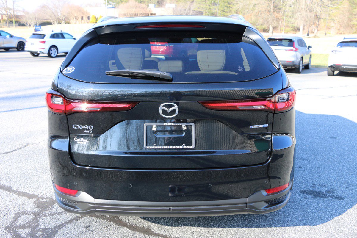 Used 2025 MAZDA CX-90 Plug-In Hybrid w/ Preferred image 4