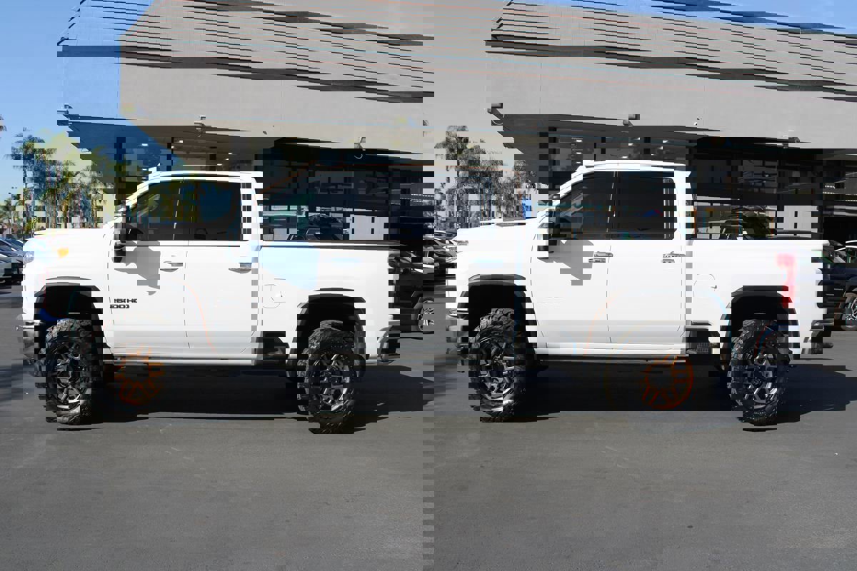 Used 2020 Chevrolet Silverado 2500 LTZ w/ LTZ Plus Package image 45