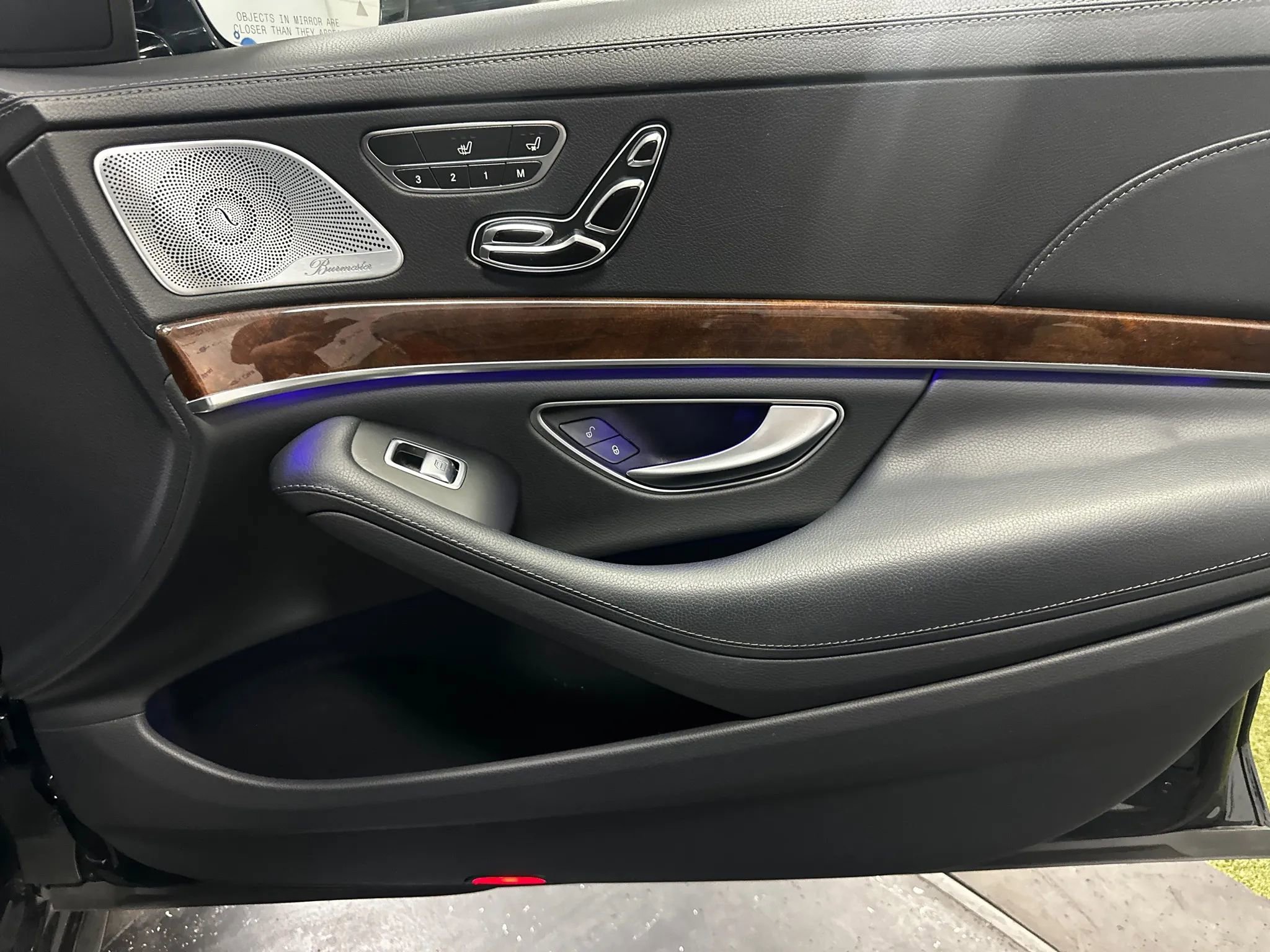 Used 2017 Mercedes-Benz S 550 Sedan image 23