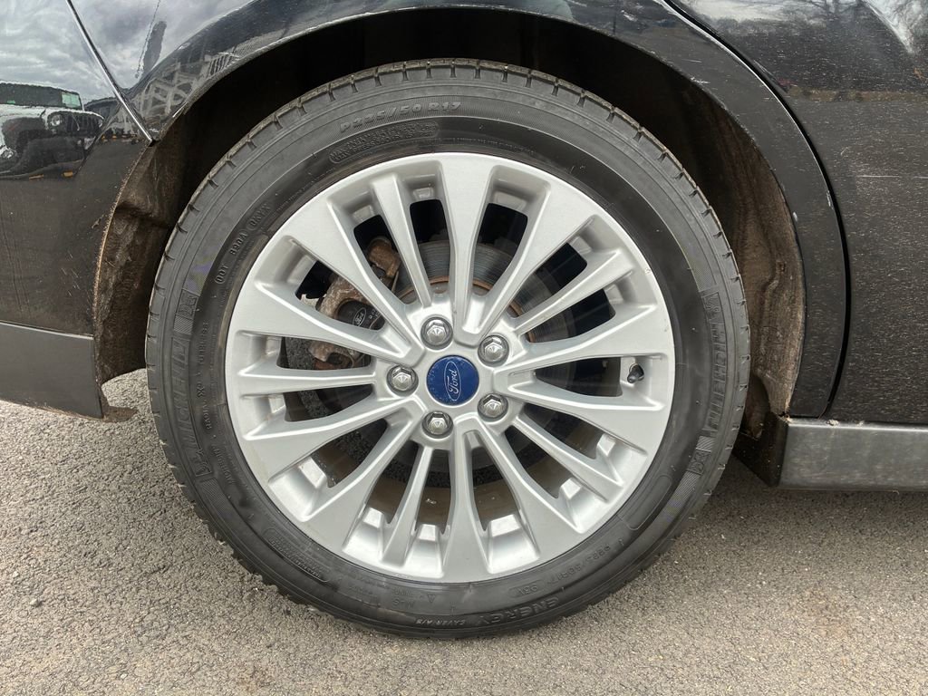 Used 2017 Ford C-MAX Energi SE image 16