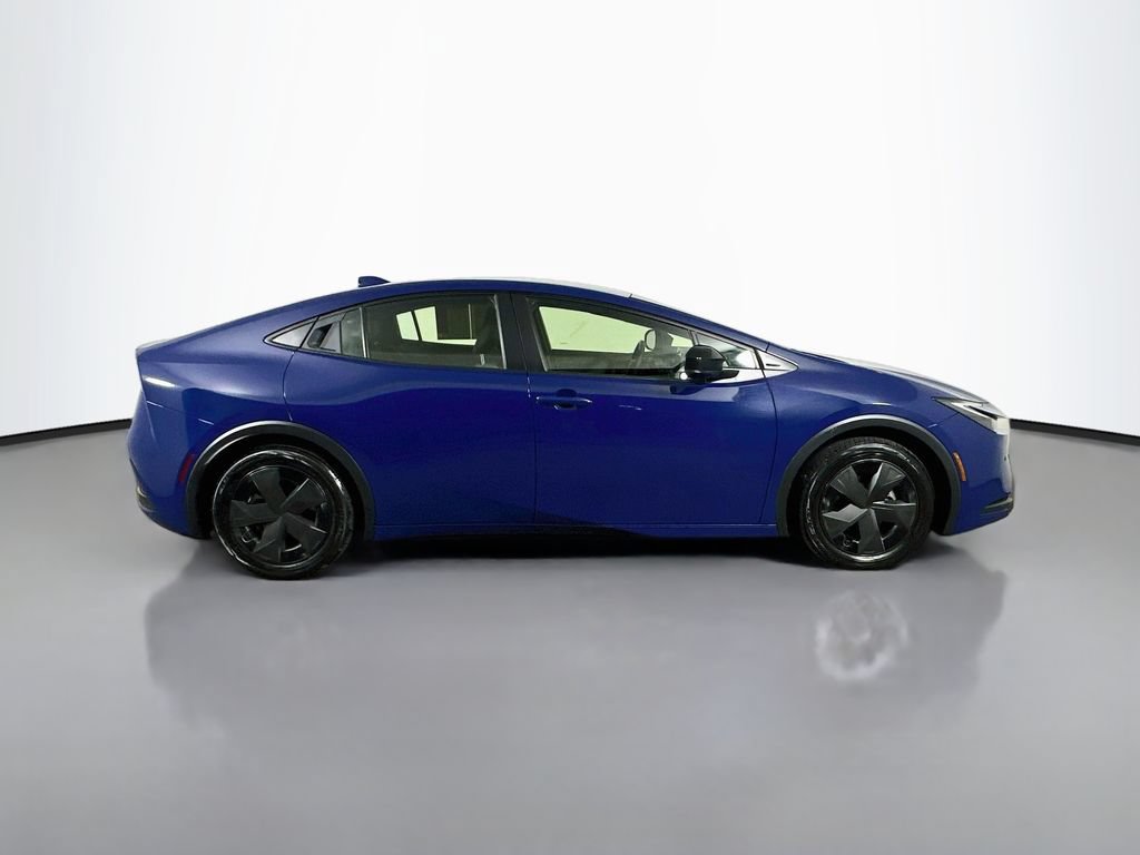 Used 2023 Toyota Prius LE FWD image 7