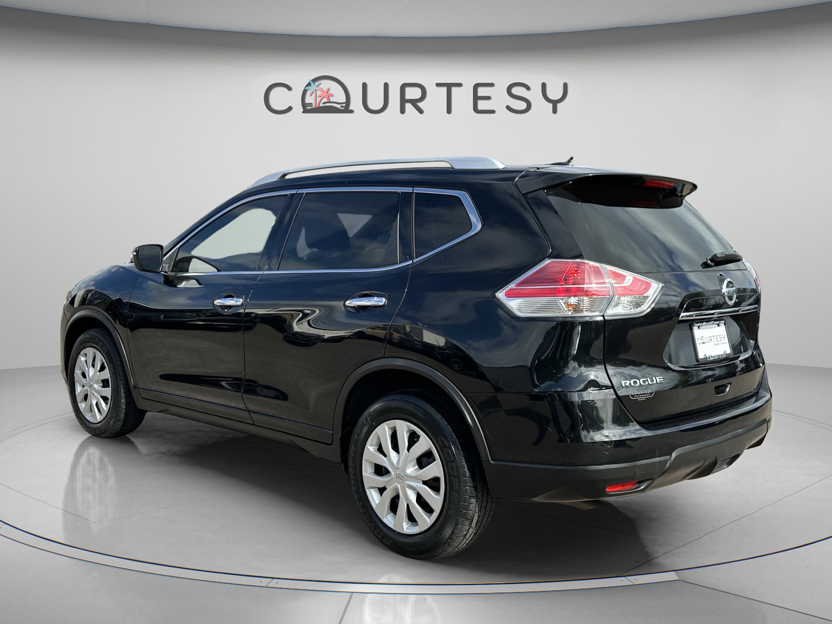 Used 2016 Nissan Rogue S w/ Appearance Package image 5