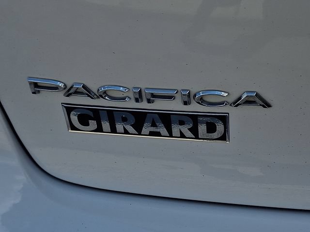 Used 2024 Chrysler Pacifica Touring-L FWD image 32
