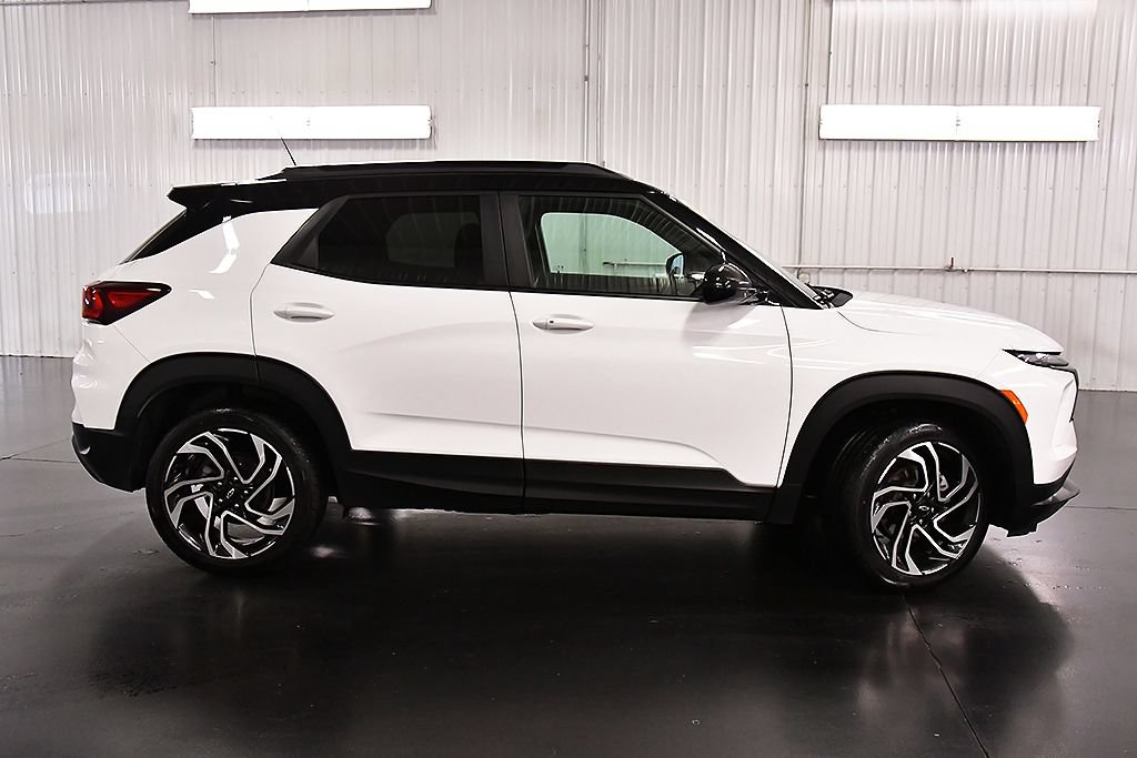 Used 2024 Chevrolet TrailBlazer RS w/ Convenience Package AWD/4WD image 8