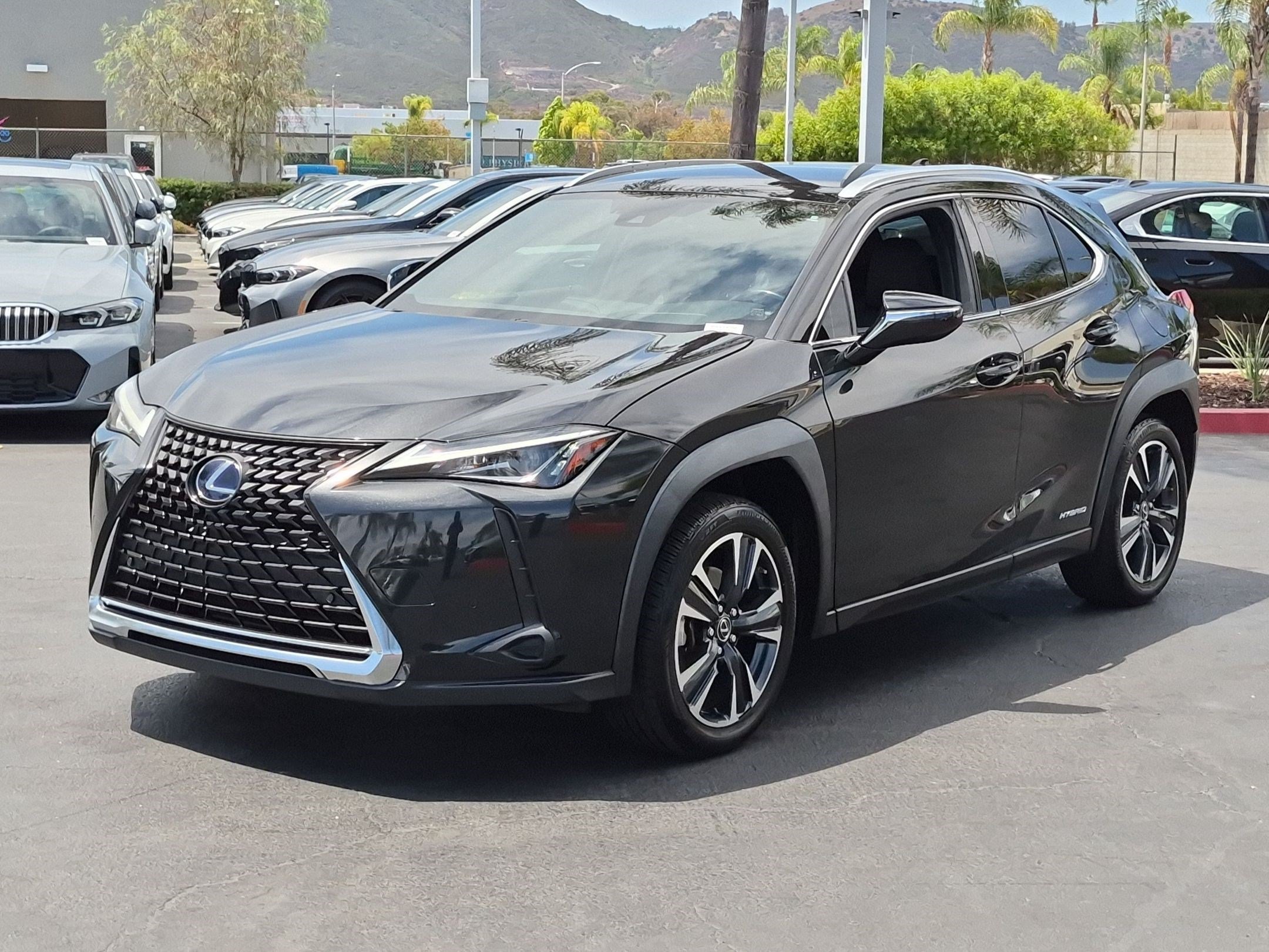 Used 2022 Lexus UX 250h AWD/4WD image 5