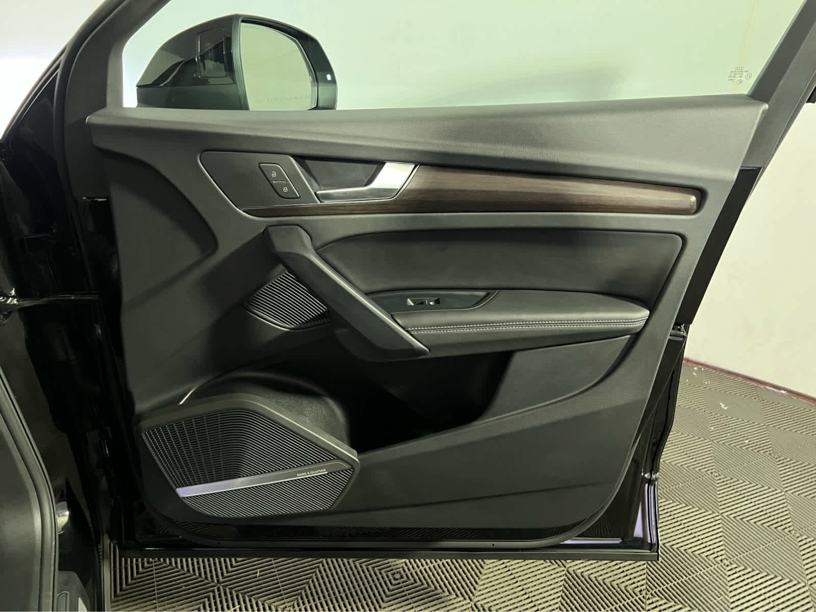 Used 2023 Audi Q5 2.0T Premium Plus w/ Premium Plus Package AWD/4WD image 32