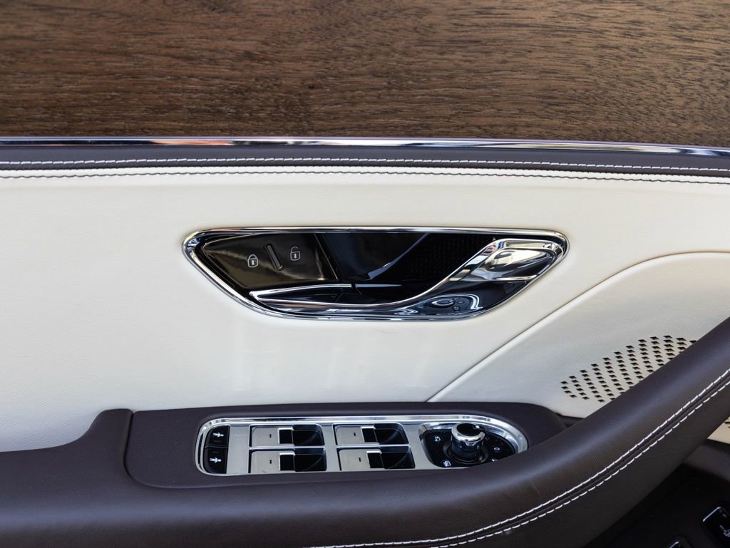 New 2026 Bentley Flying Spur Plug-In Hybrid AWD/4WD image 23
