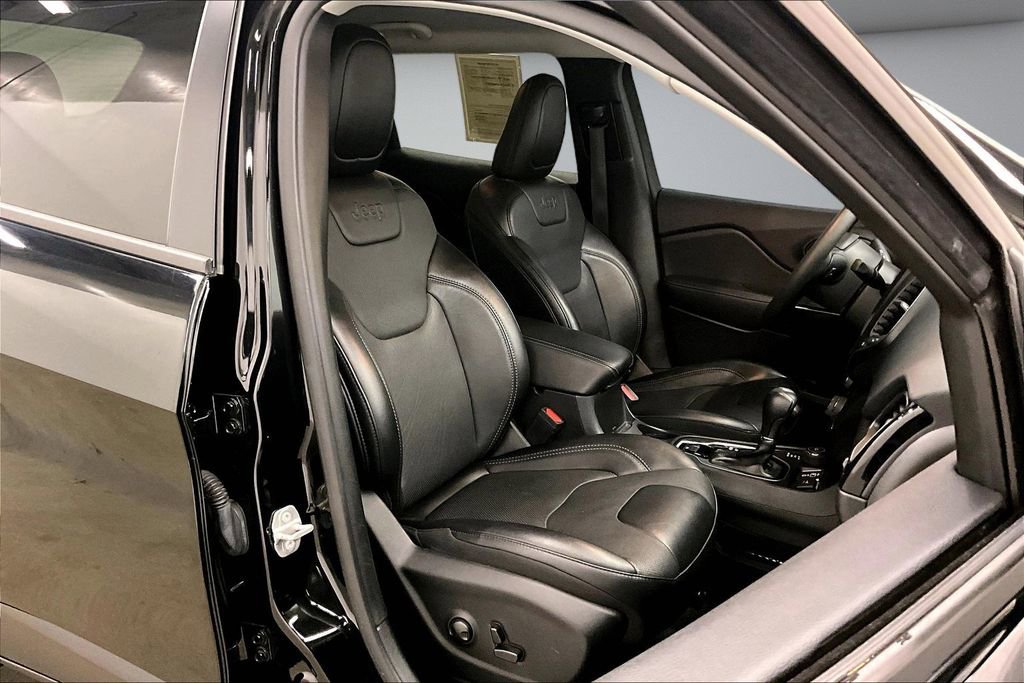 Used 2023 Jeep Cherokee Altitude Lux AWD/4WD image 30