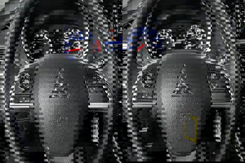 Used 2020 Mitsubishi Eclipse Cross ES image 23