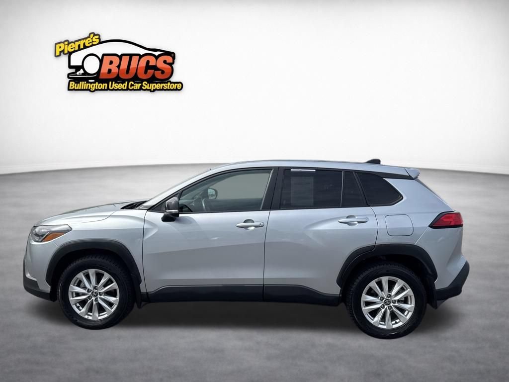 Used 2025 Toyota Corolla Cross LE AWD/4WD video 2