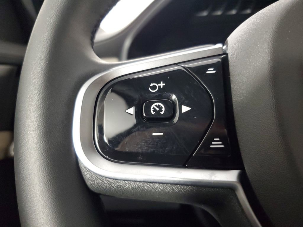 Certified 2026 Volvo XC90 B6 Plus w/ Protection Package Premier image 26