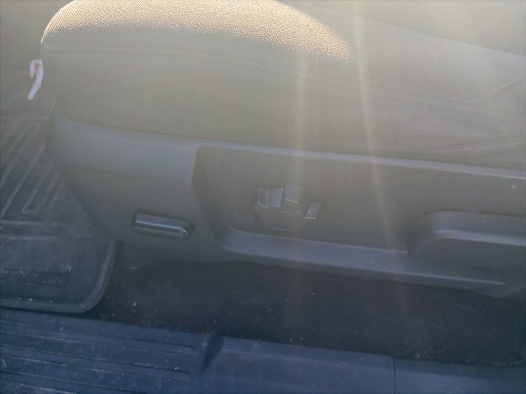 Used 2015 Ford Expedition XLT RWD image 19