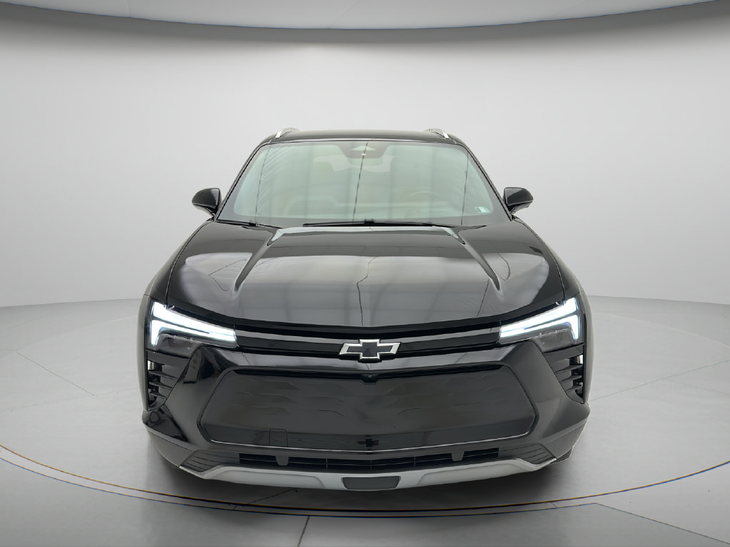 Used 2024 Chevrolet Blazer EV LT AWD/4WD image 2