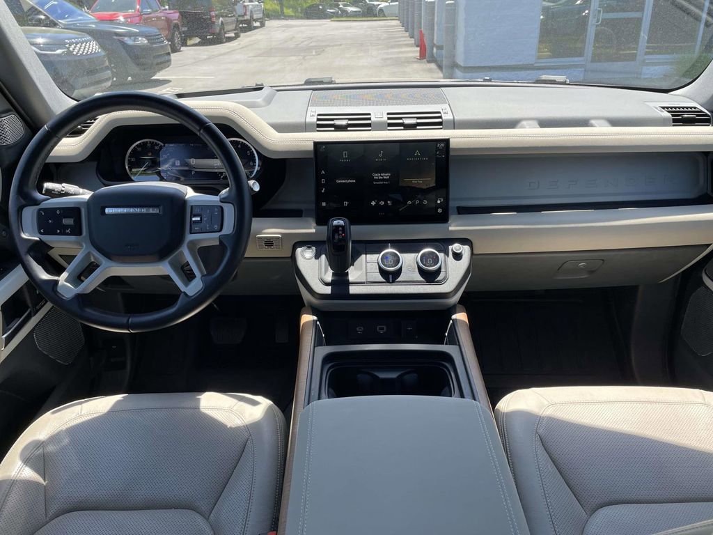 Used 2023 Land Rover Defender 130 SE AWD/4WD image 24