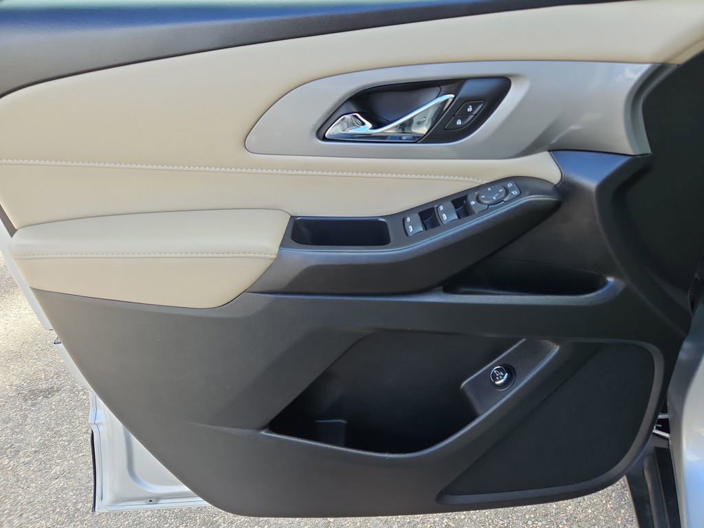 Used 2022 Chevrolet Traverse LT image 26