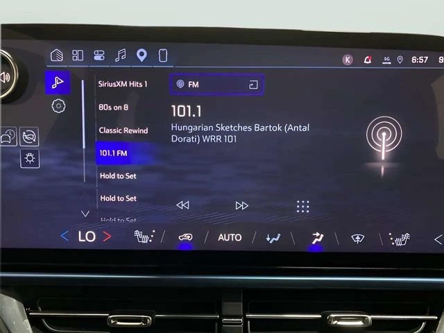 Used 2024 Chevrolet Equinox EV LT FWD image 39