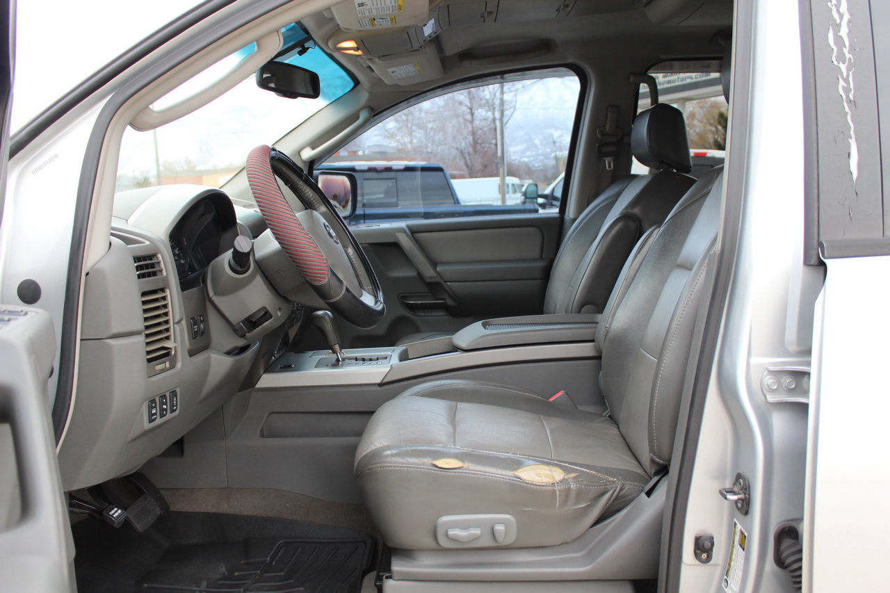 Used 2006 Nissan Titan LE w/ (R02) LE Off-Road Pkg image 43