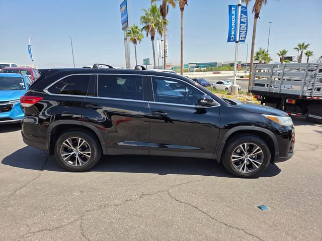 Used 2019 Toyota Highlander LE w/ Carpet Mat Package (TMS) FWD image 7