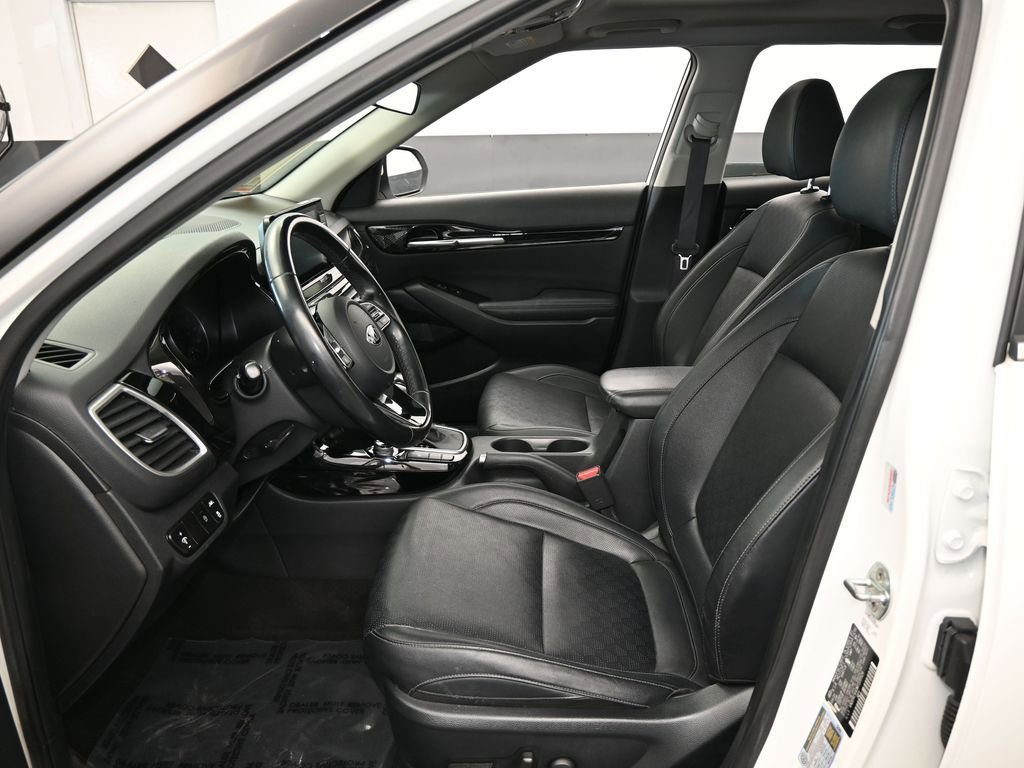 Used 2021 Kia Seltos EX image 11