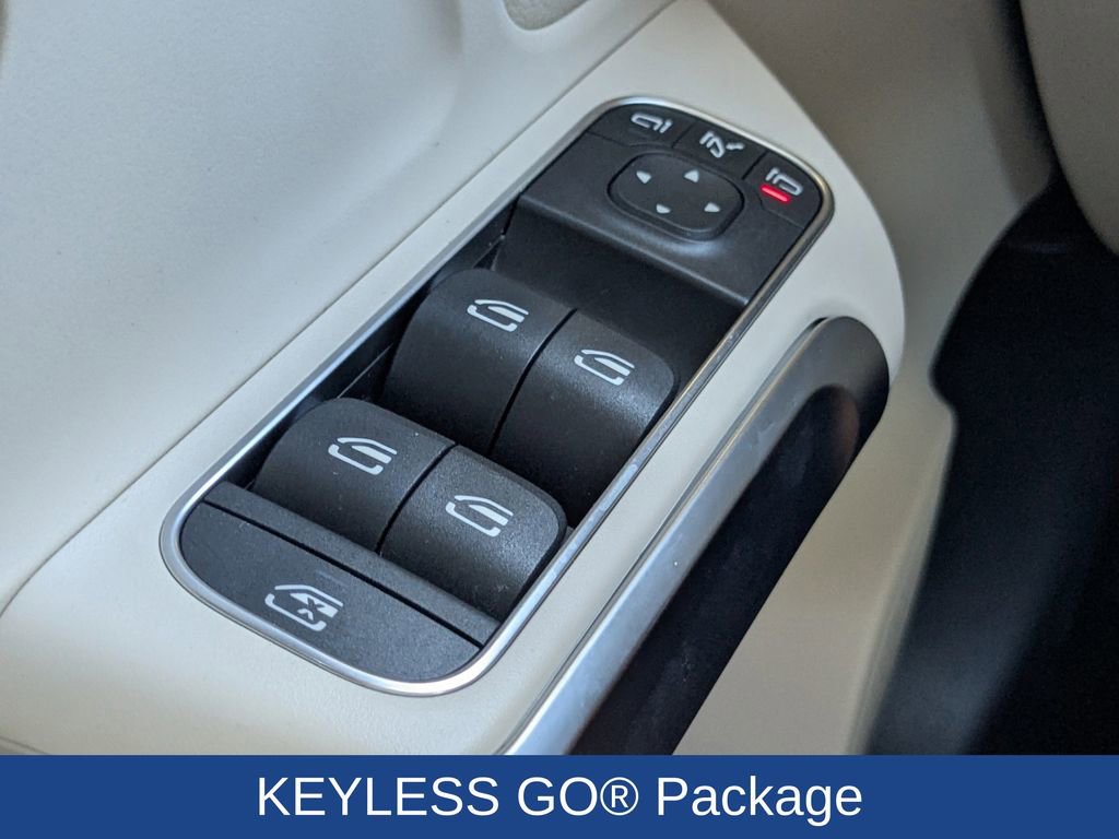 Used 2020 Mercedes-Benz GLB 250 image 24