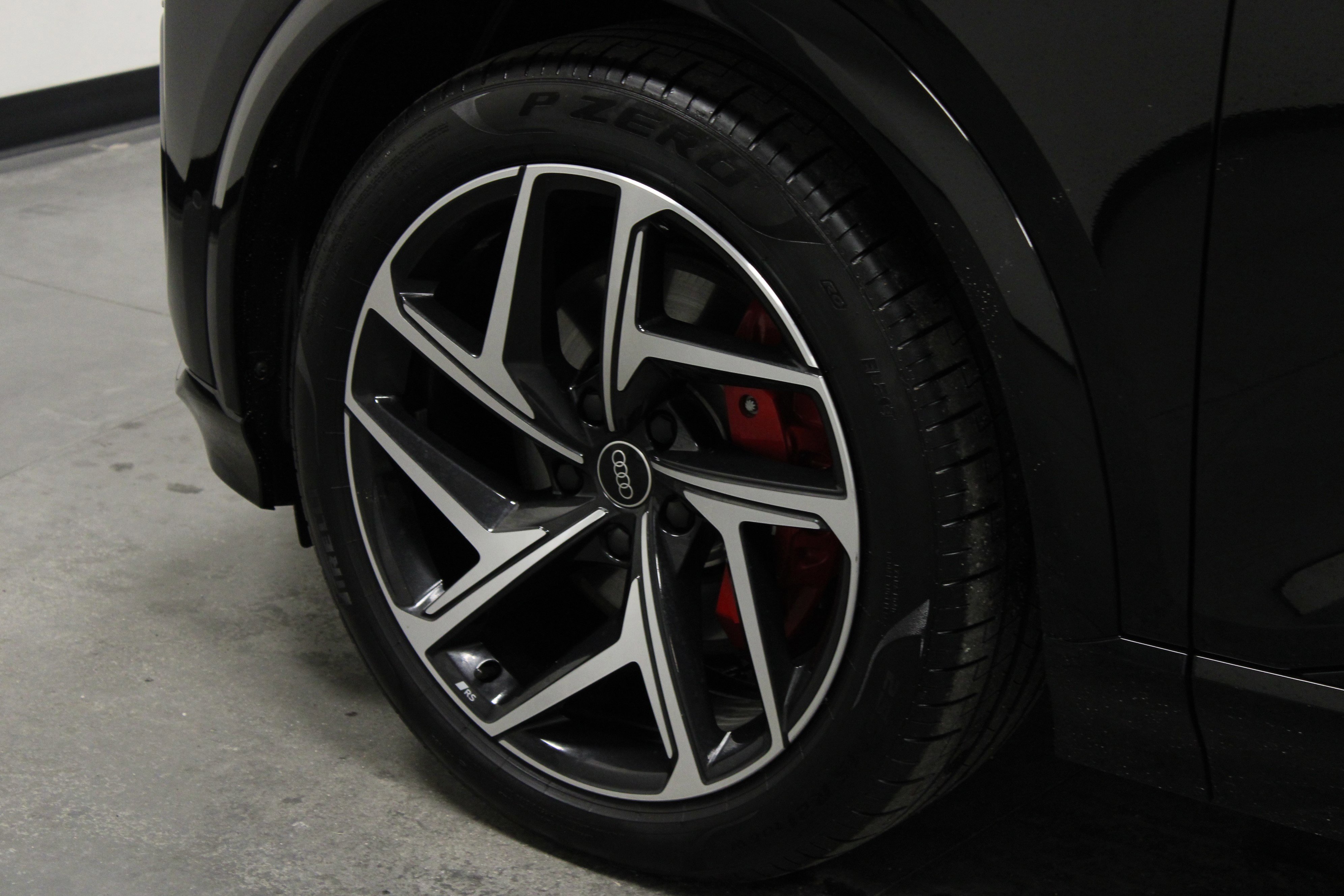 Used 2025 Audi SQ6 e-tron Prestige w/ 21" Black Optic Wheel Package AWD/4WD image 10