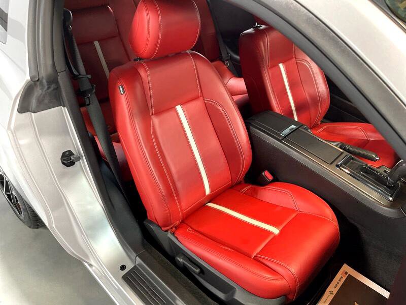 Used 2013 Ford Mustang GT Premium image 37